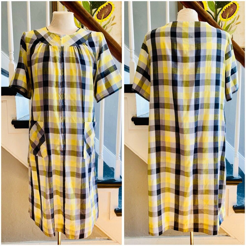 1960s Yellow Grey White Plaid Zippers House Dress Pocket Smock Mod 1970s